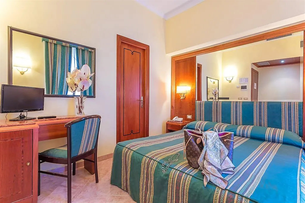 Raeli Hotel Lux Рим
