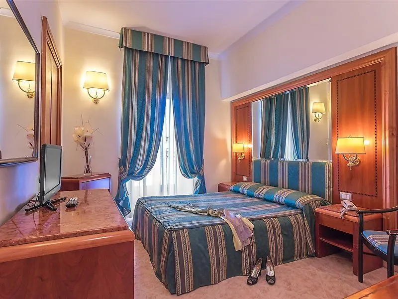 Raeli Hotel Lux Рим