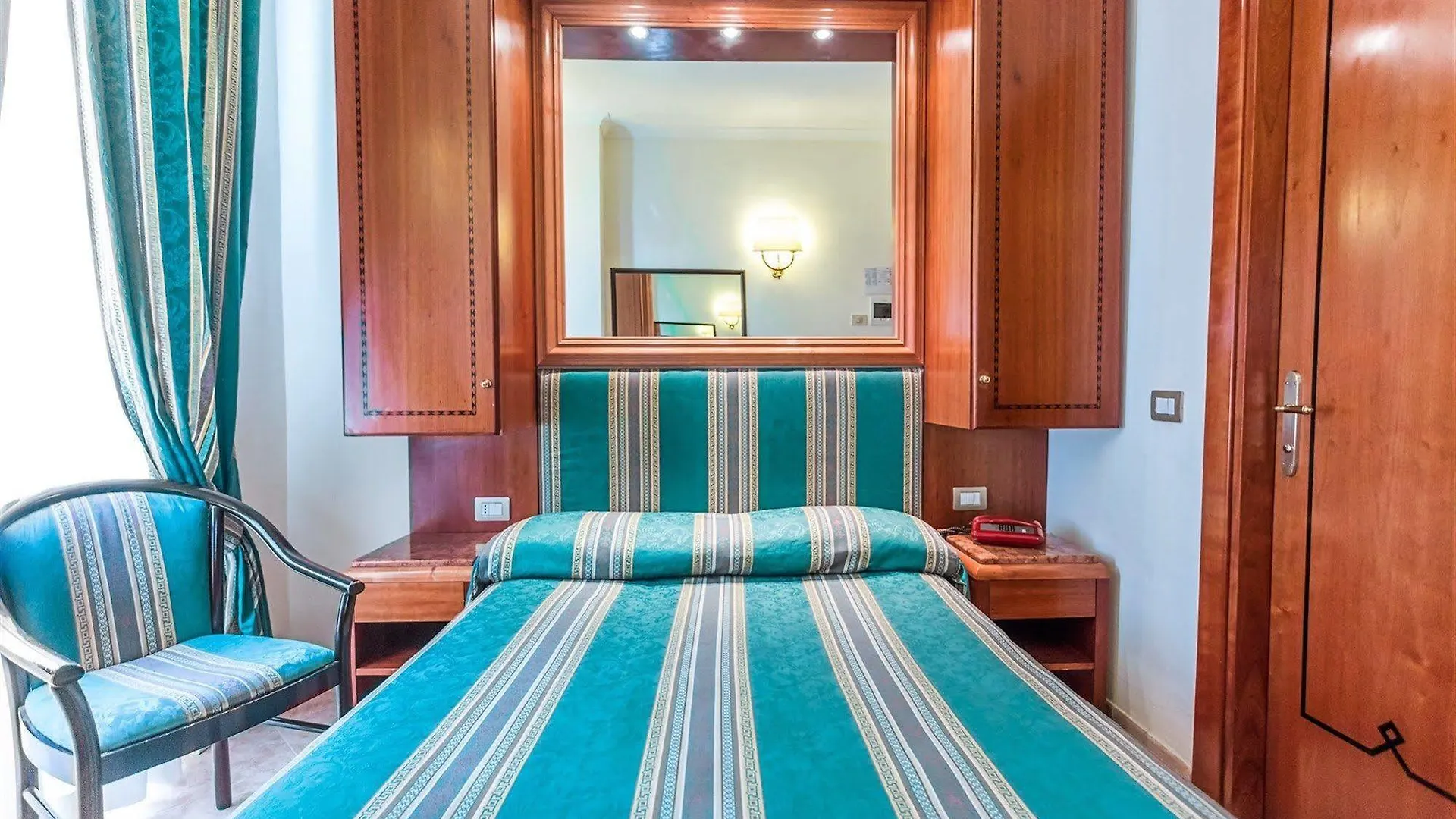 Raeli Hotel Lux Рим 4*,  Италия